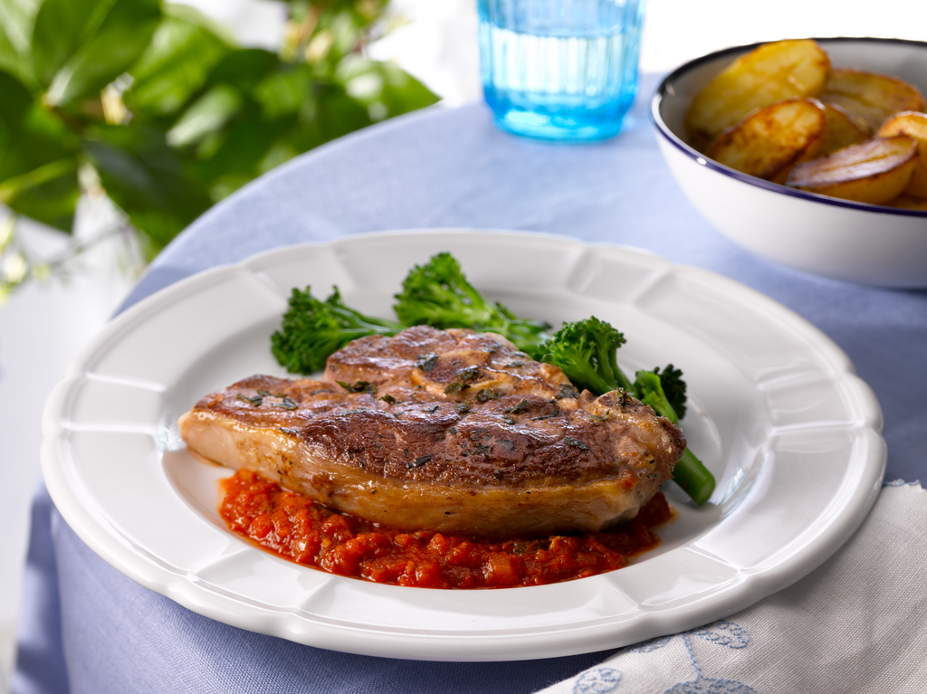 Lamb Chops with Tomato and Smoked Paprika Sauce European Beef & Lamb